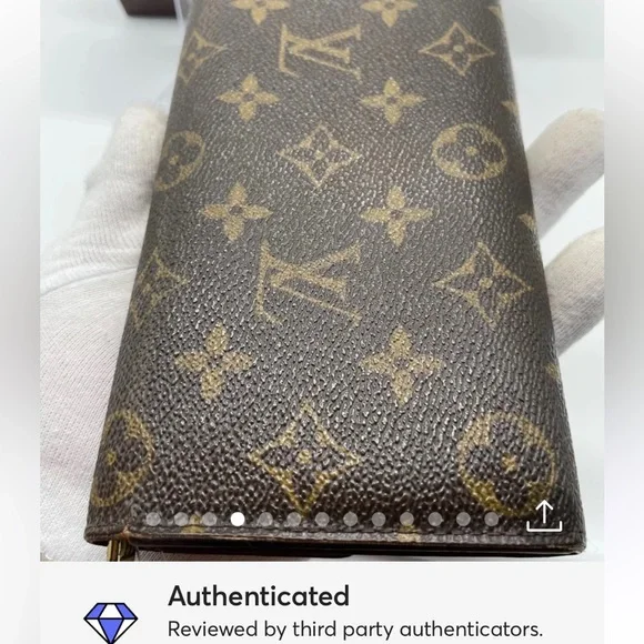 Louis Vuitton monogram Sarah Wallet - Picture 3 of 11